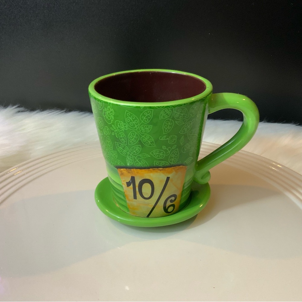 Disney Parks  Alice In Wonderland Mad Hatter 10/6 Hat Mug!